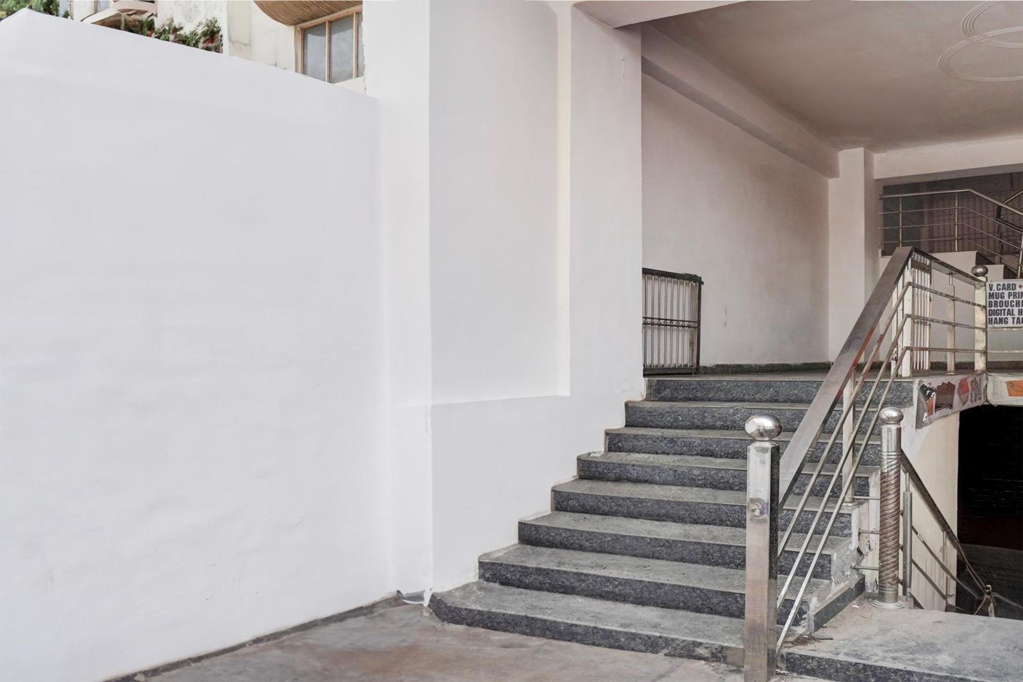 OYO 92386 Shri Hotel Vip Kālkāji Devi Exterior foto